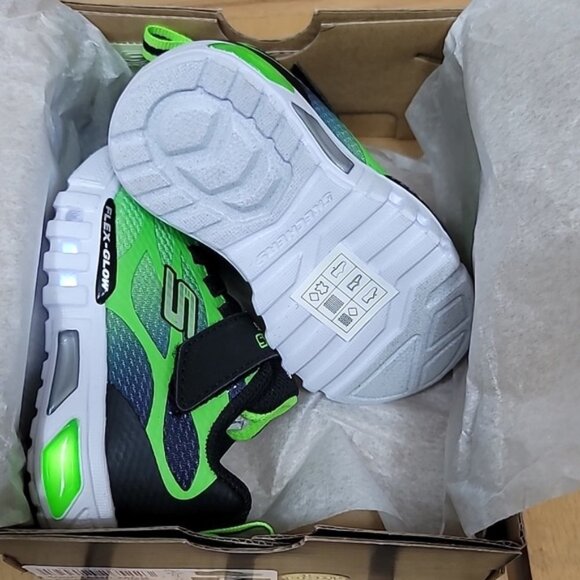 Toddler Boy's Skechers Flex Glow Dezlom Light-Up Sneaker - Picture 5 of 8